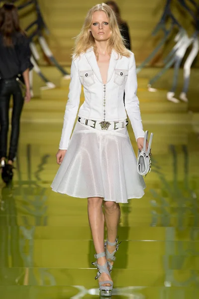 Look 7